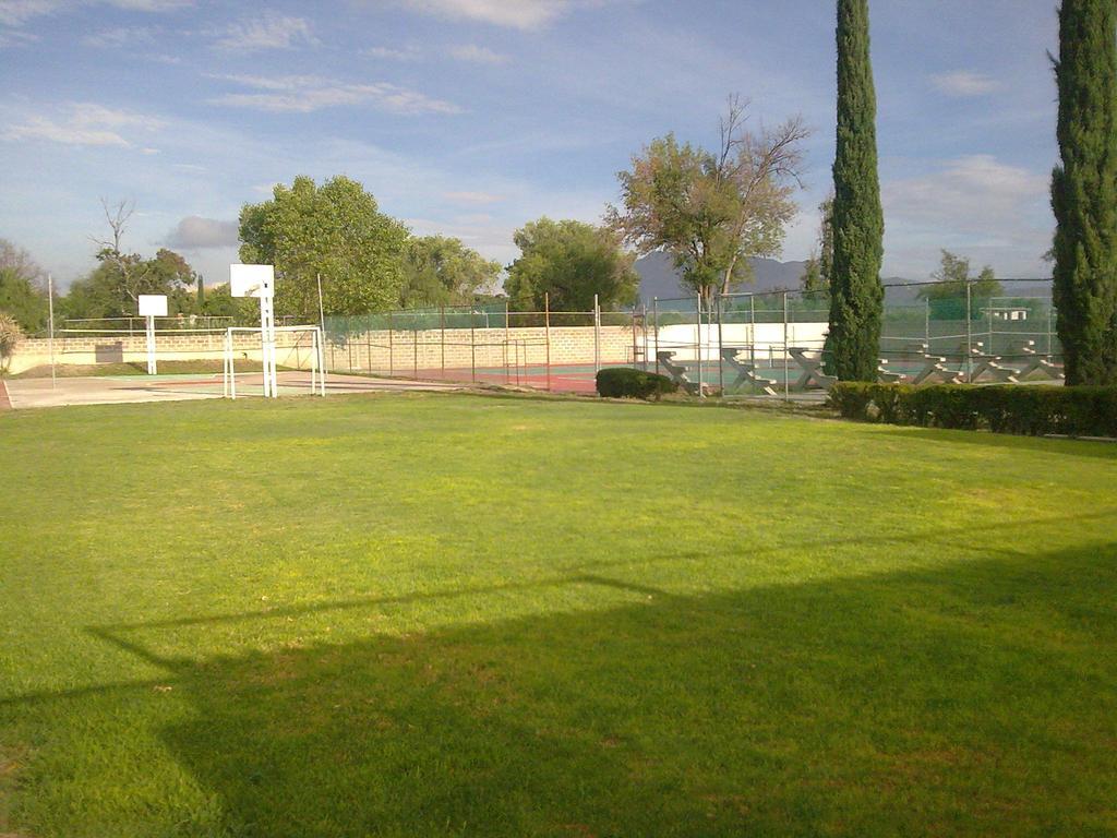 Hotel Cipreses Ixmiquilpan Bagian luar foto